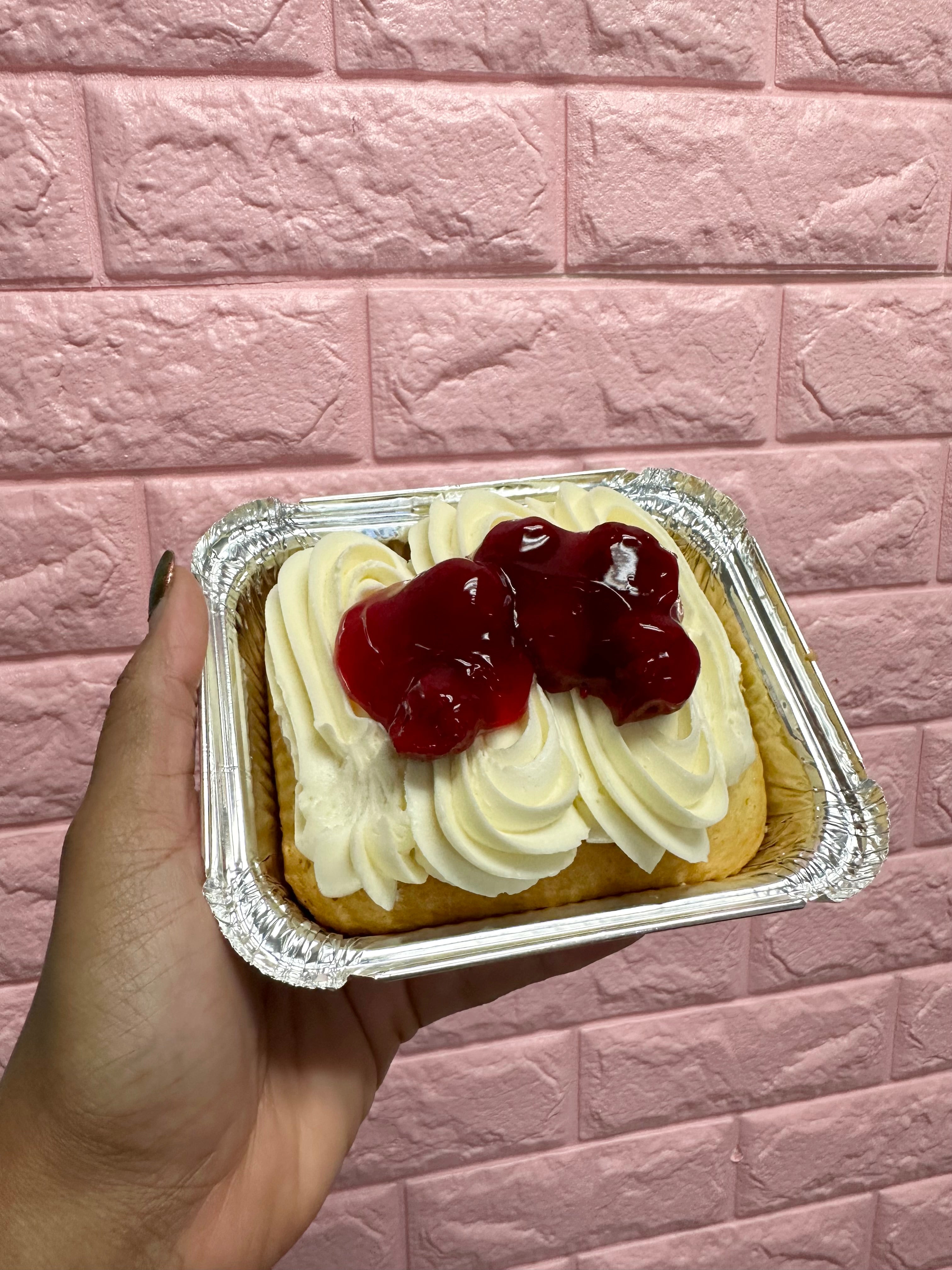 Strawberry Shortcake Mini Cake